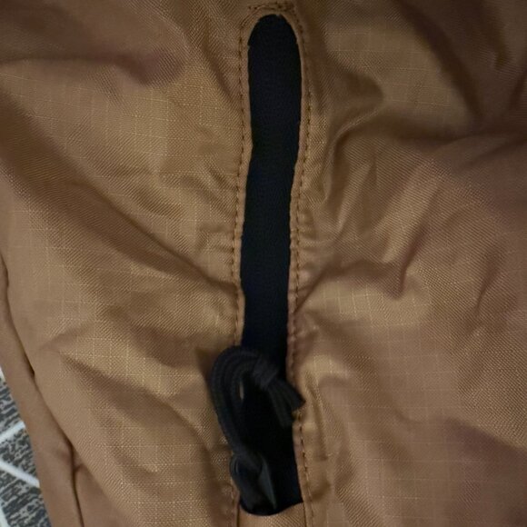 Eddie Bauer Stowaway 10L Packable Sling Bag Coyote Tan - Picture 7 of 10